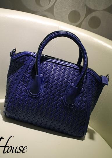 หมดค่ะ กระเป๋าLuluhouse รุ่นL105-02blu นำเข้าLuluhouseของแท้100% รุ่นนี้ดูหรู ดูดีมากค่ะ 